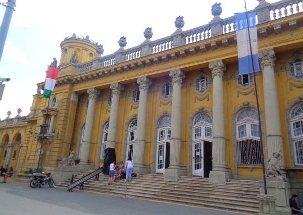 Bath Budapest